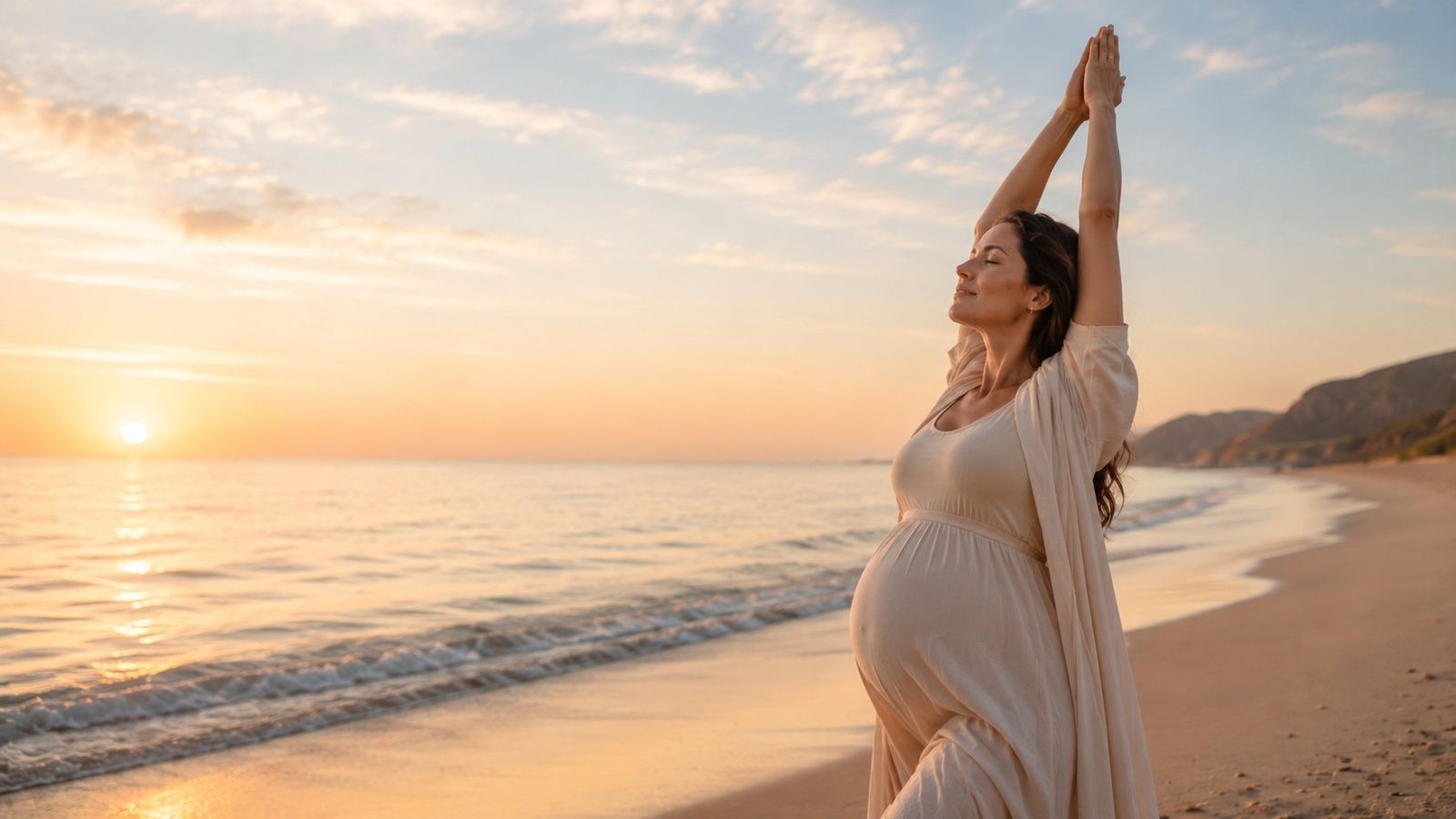 朝日の海辺で伸びをする妊婦